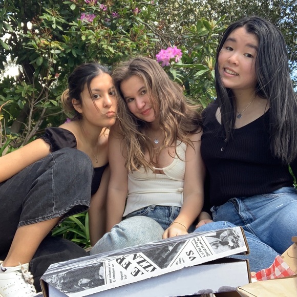 Meet your Posher, Maya - Picture 1 of 2